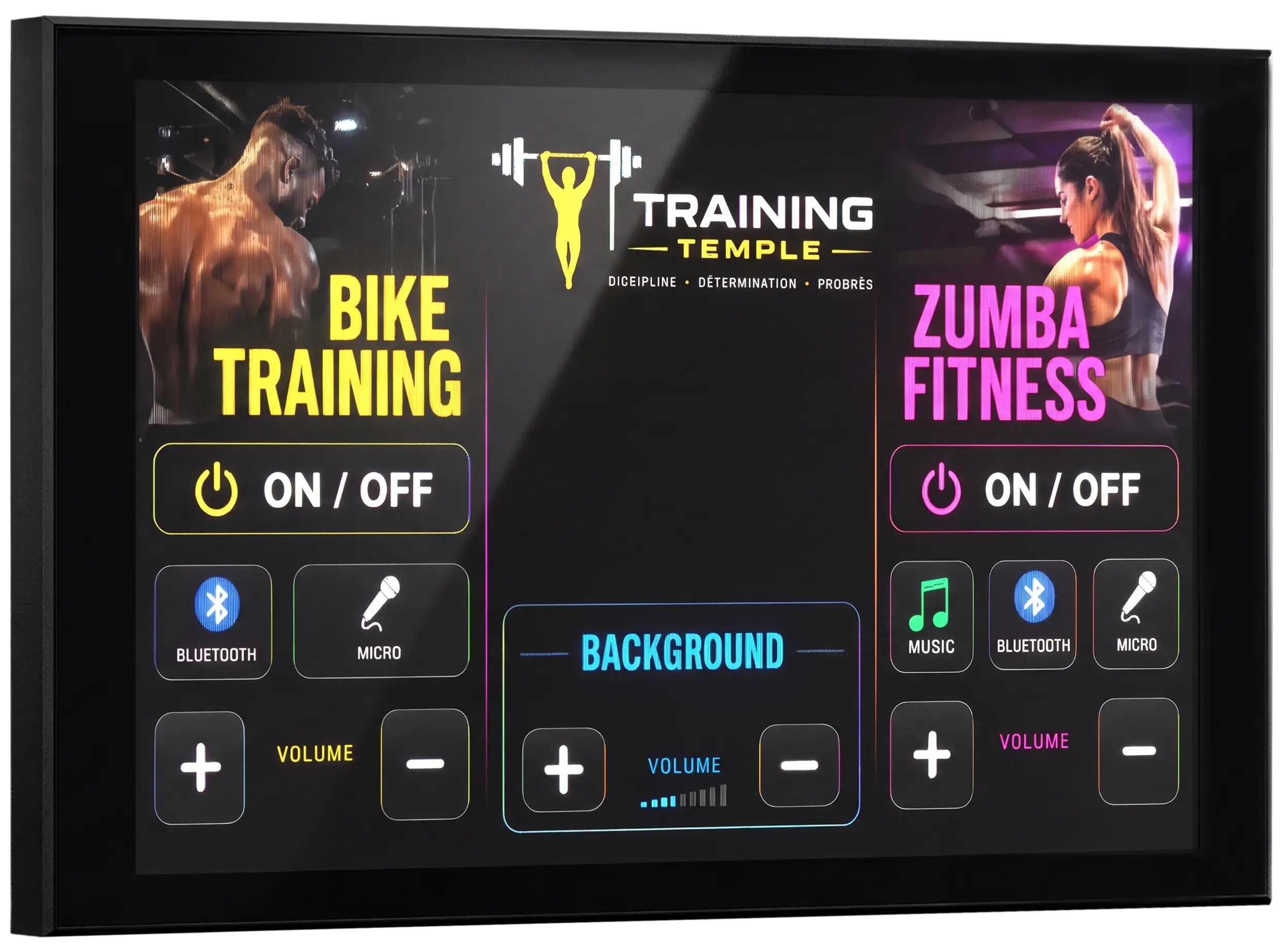 Tablette murale Nexus8 affichant l’interface AmiControl du Training Temple, en trois colonnes&nbsp;: à gauche Bike Training en jaune (ON / OFF, Bluetooth, Micro, volume), au centre le logo Training Temple « Discipline · Détermination · Progrès » puis Background en bleu avec son volume et son vu-mètre, à droite Zumba Fitness en rose (ON / OFF, Music, Bluetooth, Micro, volume)